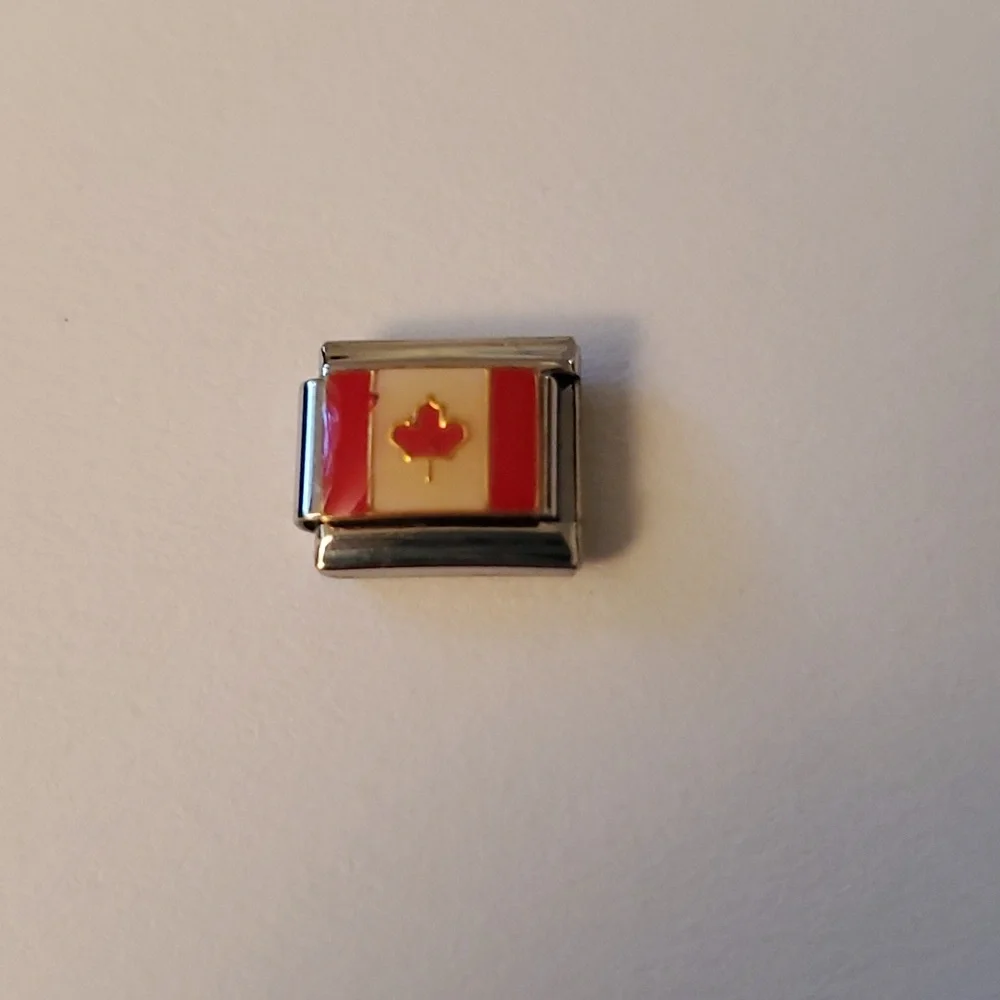 VINTAGE Italian Link Charm Bracelet Charm-Canada Flag
